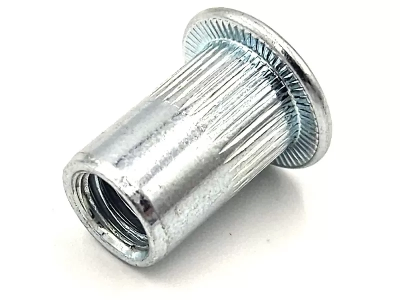 M5 laposfejű alu szegecsanya (átf.: 0,5-3 mm) (250db/csom.)